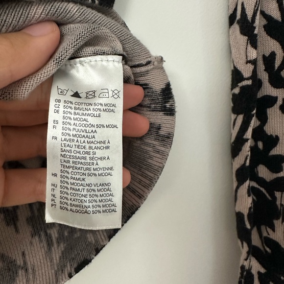 H&M Floral Silhouette Black and Cream/Ivory Long Sleeve Cardigan - Picture 7 of 13